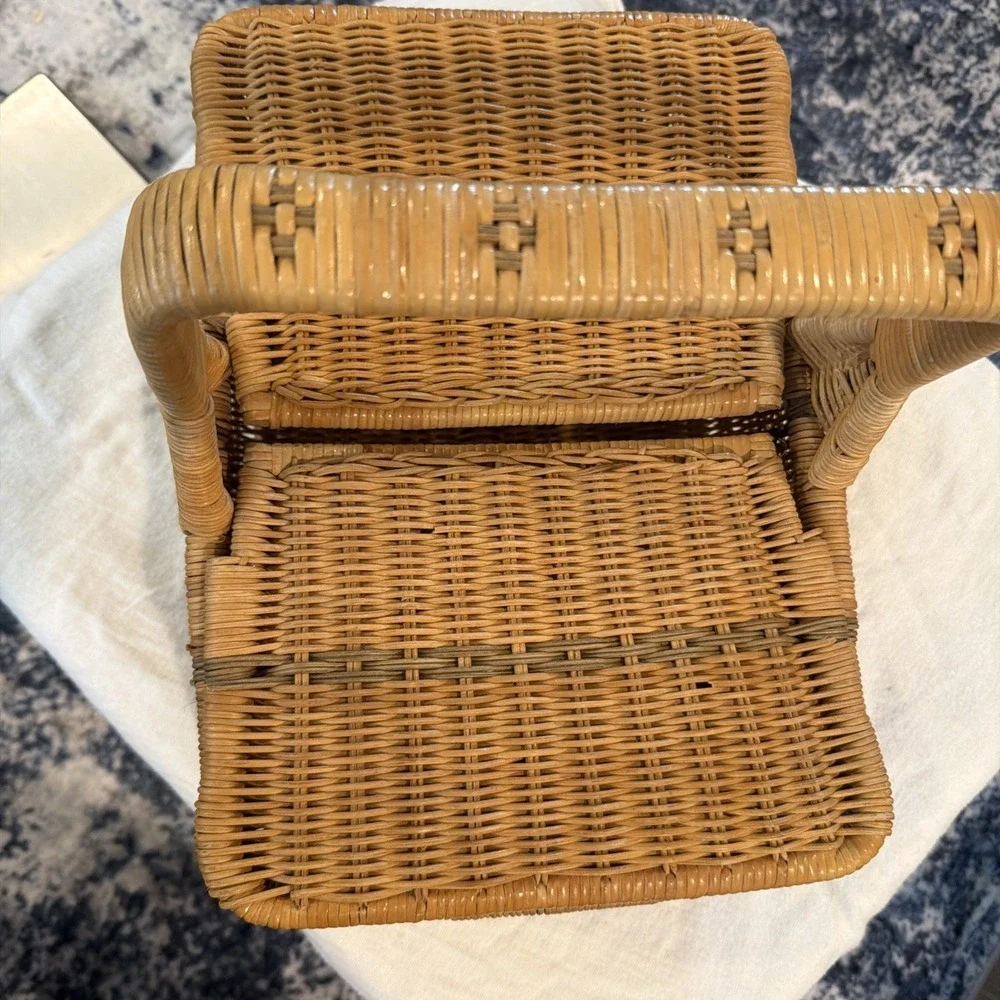 Vtg Wicker Double Hinged Lidded Picnic Sewing Craft Basket 15